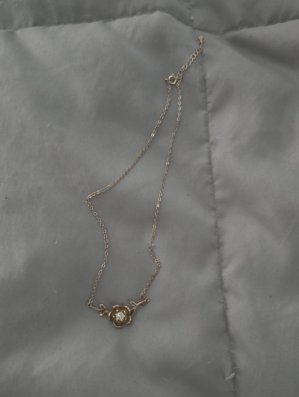 Delicate Gold Floral Pendant Necklace - Women's Jewelry